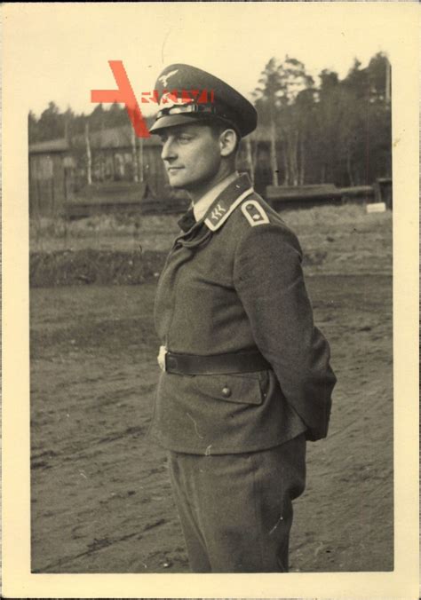 Foto Deutsche Wehrmacht Luftwaffe Feldwebel In Uniform Kragenspiegel