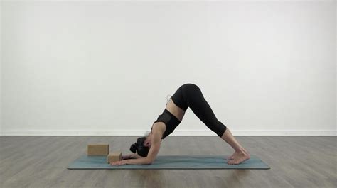 Shoulder stability - Online yoga with Yogateket