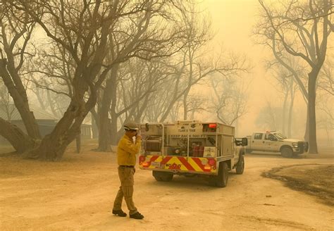 Vasto Incendio In Texas Muri Di Fiamme Spinti Da Venti Potenti Un