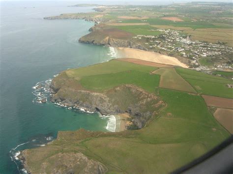 Mawgan Porth And Beacon Cove The North Cornish Coast Flickr