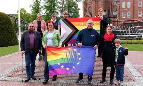 Idahobit Papenburg Zeigt Wieder Flagge Was Los In