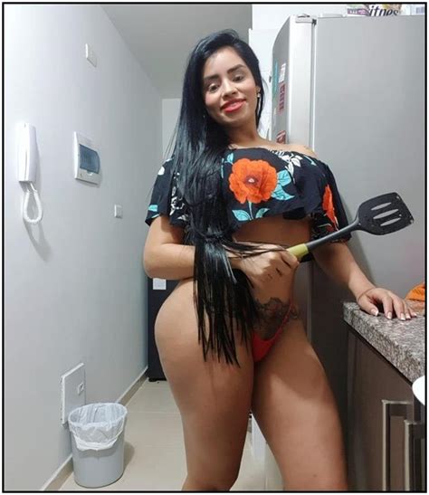 Novinha Rabuda Gostosa Demais Em Fotos Nude Fotos Caiu Na Net