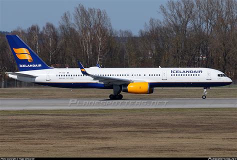 TF ISV Icelandair Boeing 757 256 WL Photo By Hugo Schwarzer ID