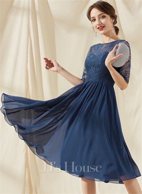 A Line Scoop Neck Knee Length Chiffon Lace Cocktail Dress With Ruffle