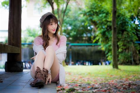 4K Asian Bokeh Brown Haired Sitting Beret Legs Boots HD