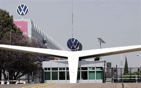 Emplaza A Huelga Sindicato De La Volkswagen Columna Digital