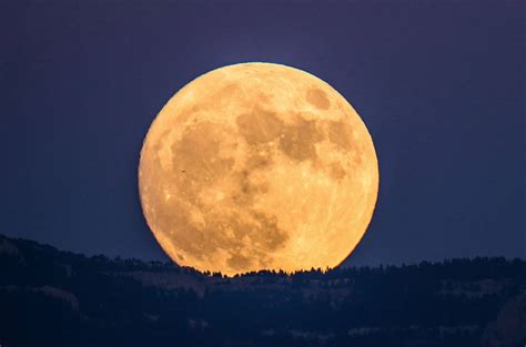 CATCH THIS WEEK S SUPERMOON BIGGEST AND BRIGHTEST OF YEAR Read This