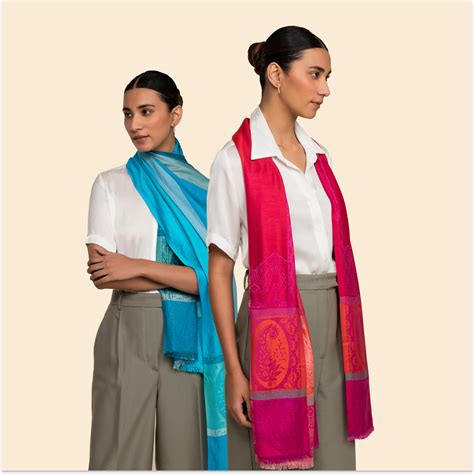 fashionable silk scarf set  rakhi gifting