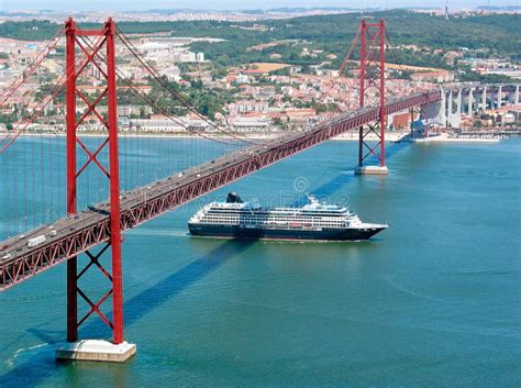 Lisbon Ponte 25 De Abril Stock Image Image Of Lisbon Cruise 333191