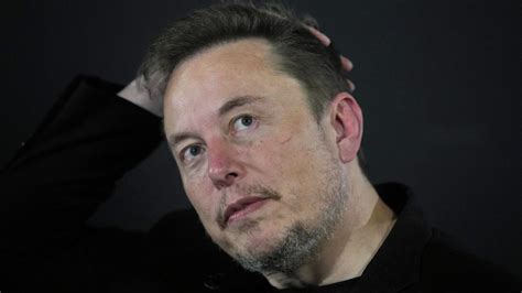 Elon Musk anuncia que Neuralink realizó el primer implante cerebral en