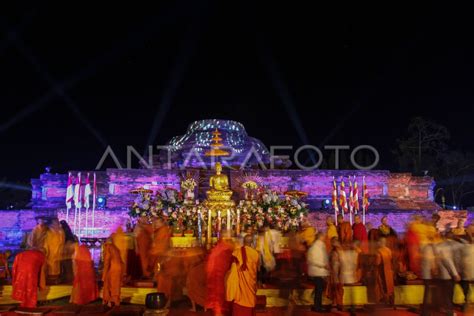 PERAYAAN WAISAK NASIONAL KBI DI CANDI MUARA TAKUS ANTARA Foto