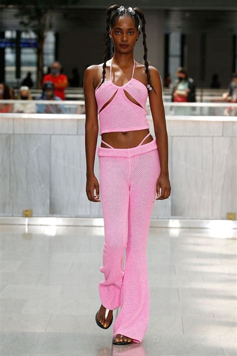 V Y Si U Ng N M C Bikini I D O Ph L Nh Ng Xu H Ng Th I Trang N I Tr I M A H