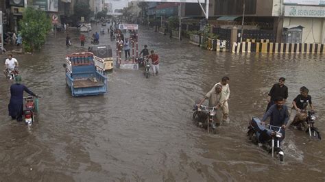 Pakistan Daki Sel Felaketinde Bilan O A Rla Yor Can Kayb Ye