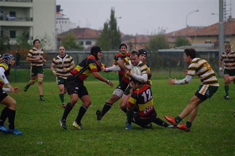 Rugby Serie B Lecco Perde La Prima Partita Del Campionato Contro Uno