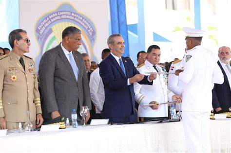 Presidente Abinader Encabeza Graduaci N De Cadetes De La Polic A