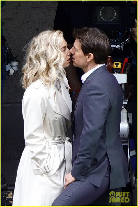 Tom Cruise & Vanessa Kirby Share On-Set Kiss for 'Mission: Impossible 6 ...