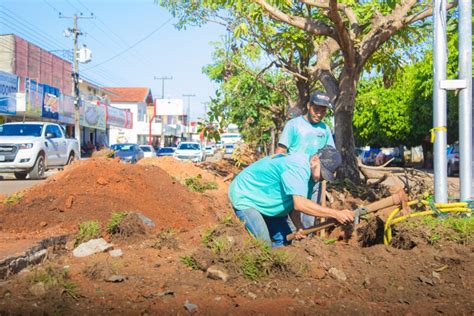 Obras de revitalização da Avenida Dom Pedro I em Jaru RO avançam O