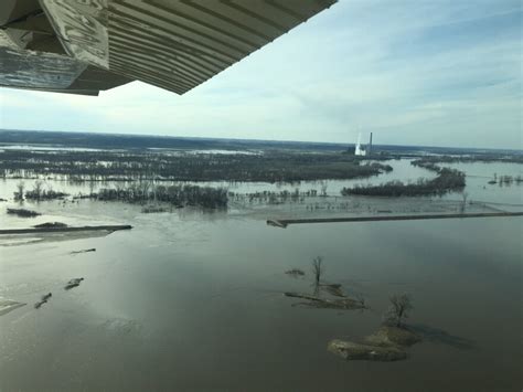 10 Failed Levees In Midwest Flood Zone Were Not Inspected By Federal