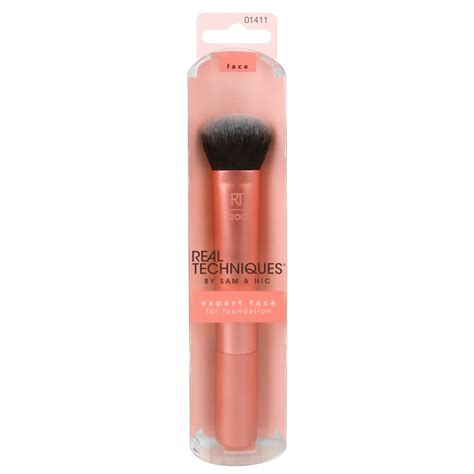 Real Techniques 200 Expert Face Brush