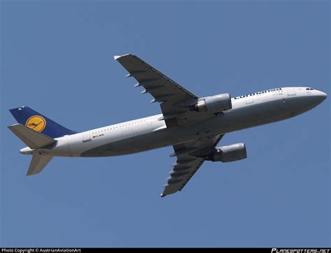 D Aial Lufthansa Airbus A B Photo By Austrianaviationart Id