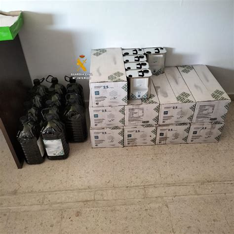 Cuatro Detenidos Por Robar 6 000 Litros De Aceite Por Valor De 100 000 Euros En Málaga