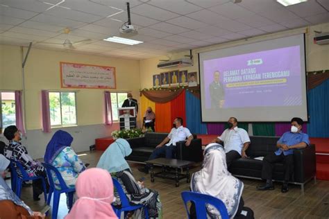 Lawatan Pengarah Yayasan Terengganu ke Sekolah Menengah Imtiaz Yayasan ...