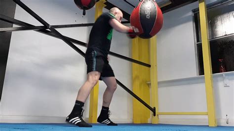 Работа на мешке оперкот бокс boxing - YouTube