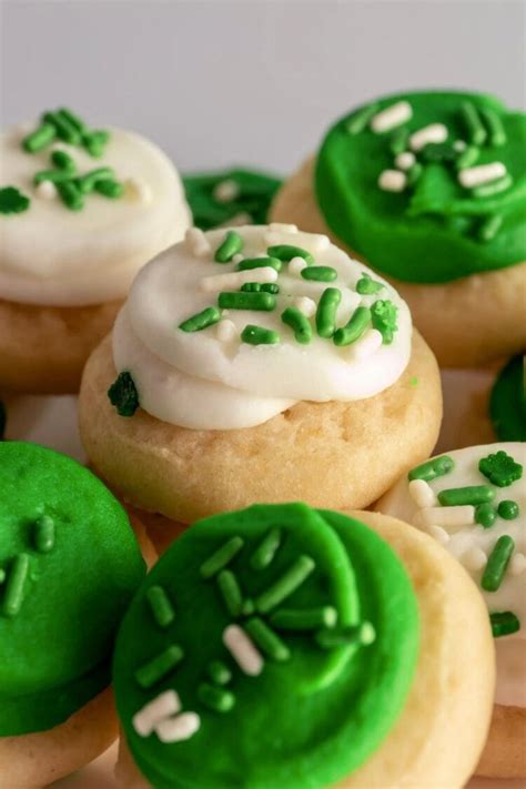 25 Best St Patricks Day Cookies Easy Recipes Insanely Good