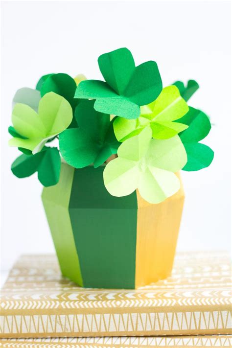 How To Make Paper Shamrocks For St Patrick S Day So Simple With This