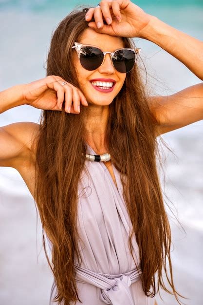 Free Photo Summer Beach Portrait Of Pretty Brunette Woman With