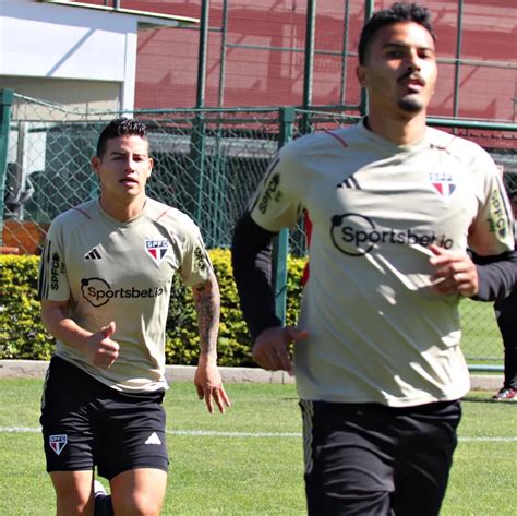 Spnet Lucas Moura E James Rodr Guez Participam De Treino Do S O Paulo