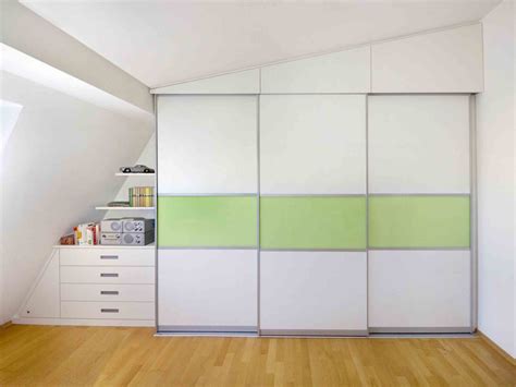 Kleiderschrank in der Dachschräge urbana möbel München