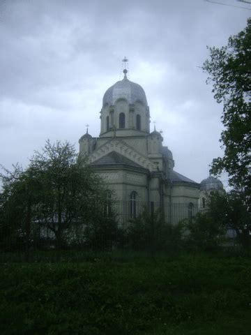 Biserica Sfânta Treime din Arbore lăcașul de cult pe care trebuie să