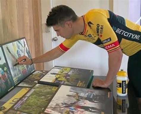 Omloop Het Nieuwsblad Wout Van Aert Hand Catawiki