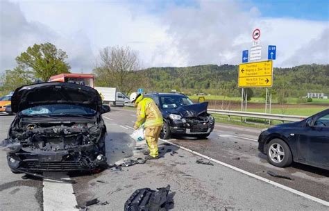 Eine Leichtverletzte Bei Kollision Mit Drei Autos Zwischen Siegsdorf