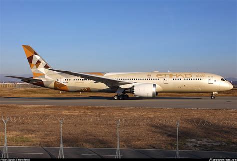 A Blo Etihad Airways Boeing Dreamliner Photo By Mario Ferioli