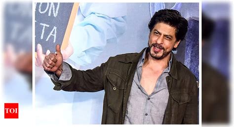 Fan Asks Shah Rukh Khan How Much Fees He Charged For Pathaan The Actor S Reply Will Leave You