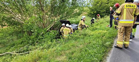 Wypadek w gminie Dygowo Dachował samochód FOTO KołobrzegInfo