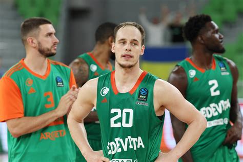 Prepelič debitiral z dvojnim dvojčkom Cedevita Olimpija pa ostaja brez