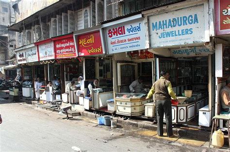 Zaveri Bazaar Mumbai Connecting Traveller