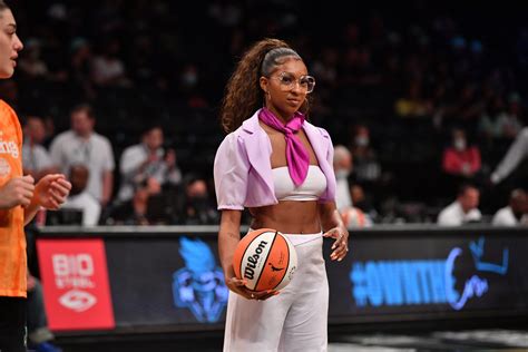 Sydney Bordonaro On Wnba Fashion And Styling Players Around The W From Kelsey Plum To Didi