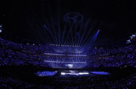 Super Bowl 2013 Halftime Show Beyoncé Sets Stage On Fire With Destiny