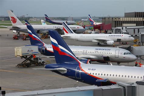 International airlines continue to operate flights to and from Russia ...