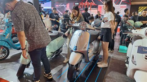 Diskon Vespa Elettrica Setara Avanza Bekas Di IIMS 2024 Motor KatadataOTO