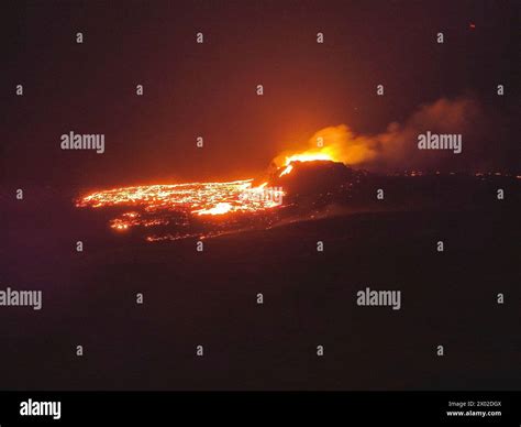 Grindavik Iceland 08 April 2024 Lava Spews From The A New Fissure On The Sundhnúkur Crater