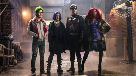 Titans Warner Bros revela el primer póster oficial de la nueva serie