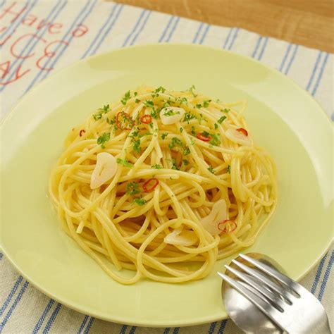 オイル系やしょうゆ系レシピも♪絶品「にんにくパスタ」9選 Macaroni