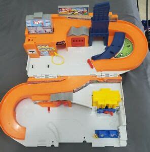 Hot Wheels Car Wash And Service Station Center PlaySet DMW90 Mattel EBay