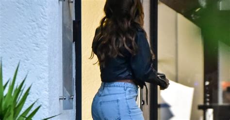 Rafa Kalimann exibe corpo curvilíneo em calça justa mom jeans Purepeople