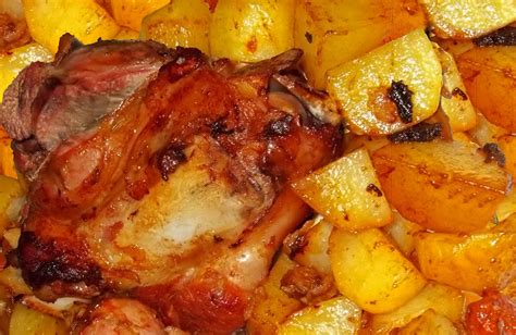 Stinco Di Maiale Al Forno Con Patate